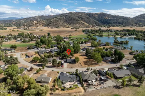 View/Area - 23940 Coral Springs Ln, Tehachapi, CA 93561 photo 1 of 10