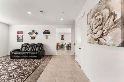 Entry Way - 6550 Campbell St, Palmdale, CA 93552 photo 2 of 6