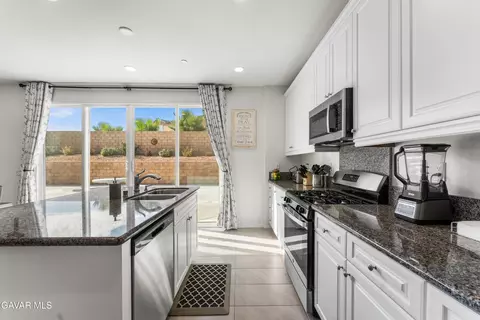 Kitchen - 6550 Campbell St, Palmdale, CA 93552 photo 4 of 4