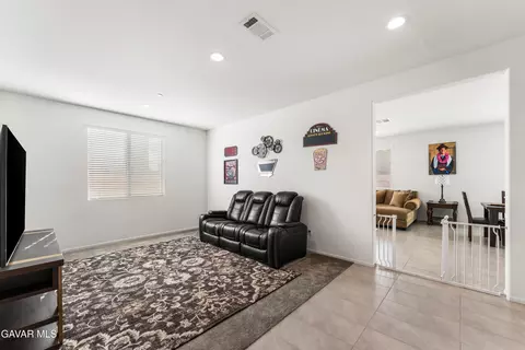 Entry Way - 6550 Campbell St, Palmdale, CA 93552 photo 3 of 6