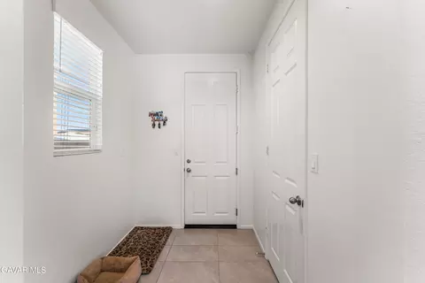 Entry Way - 6550 Campbell St, Palmdale, CA 93552 photo 5 of 6