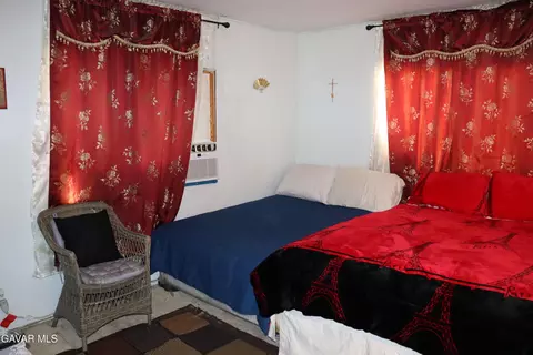 Bedroom - 1301 E Avenue I #SPC 90, Lancaster, CA 93535 photo 2 of 4