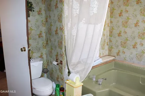 Bath - 1301 E Avenue I #SPC 90, Lancaster, CA 93535 photo 2 of 5