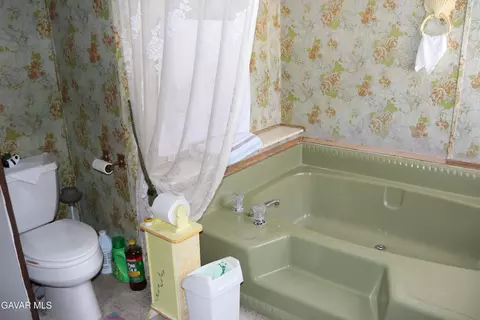 Bath - 1301 E Avenue I #SPC 90, Lancaster, CA 93535 photo 3 of 5