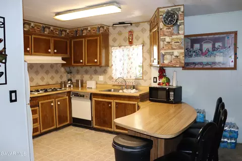 Kitchen - 1301 E Avenue I #SPC 90, Lancaster, CA 93535 photo 1 of 2