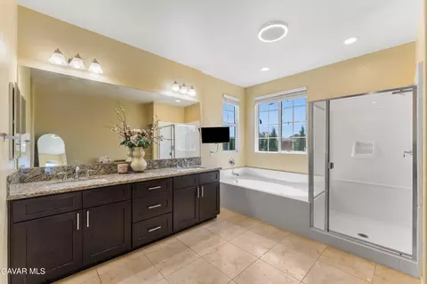 Bath - 43904 Windrose Pl, Lancaster, CA 93536 photo 2 of 4