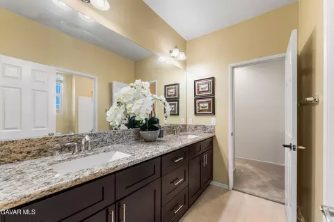 Bath - 43904 Windrose Pl, Lancaster, CA 93536 photo 3 of 4