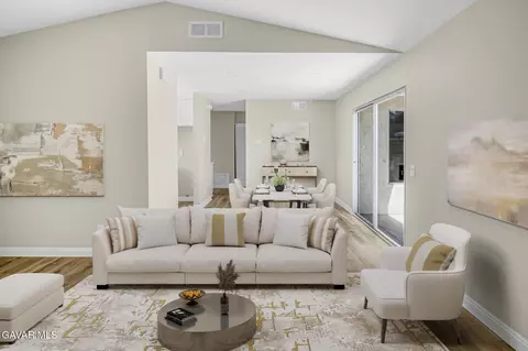 Living - 2810 Juniper Dr, Palmdale, CA 93550 photo 3 of 11
