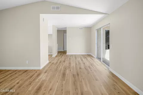Living - 2810 Juniper Dr, Palmdale, CA 93550 photo 4 of 11