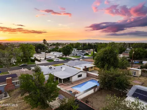 View/Area - 45020 Lorimer Ave, Lancaster, CA 93534 photo 2 of 4