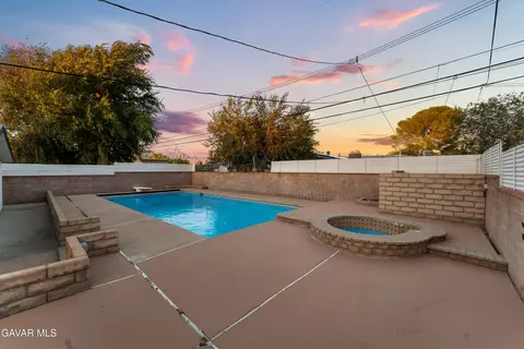 Exterior - 45020 Lorimer Ave, Lancaster, CA 93534 photo 5 of 10