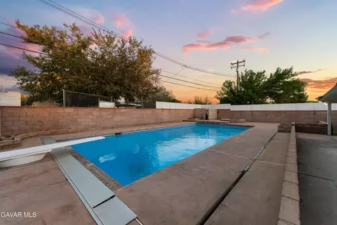 Exterior - 45020 Lorimer Ave, Lancaster, CA 93534 photo 10 of 10