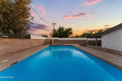 Exterior - 45020 Lorimer Ave, Lancaster, CA 93534 photo 9 of 10