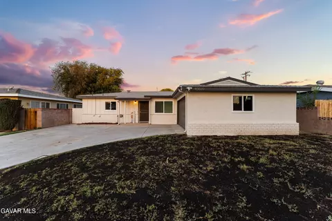 Exterior - 45020 Lorimer Ave, Lancaster, CA 93534 photo 2 of 10