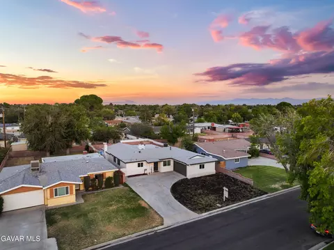 View/Area - 45020 Lorimer Ave, Lancaster, CA 93534 photo 3 of 4