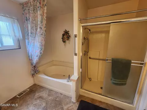 Bath - 45465 E 25th St #SPC 176, Lancaster, CA 93535 photo 6 of 6