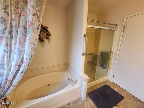 Bath - 45465 E 25th St #SPC 176, Lancaster, CA 93535 photo 5 of 6