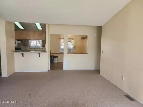 Living - 45465 E 25th St #SPC 176, Lancaster, CA 93535 photo 9 of 10