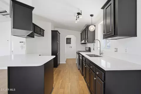Kitchen - 45465 25th St #SPC 93, Lancaster, CA 93535 photo 1 of 4