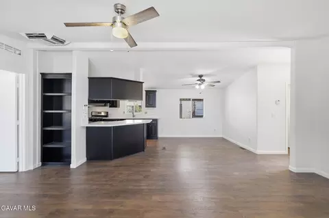 Living - 45465 25th St #SPC 93, Lancaster, CA 93535 photo 3 of 4