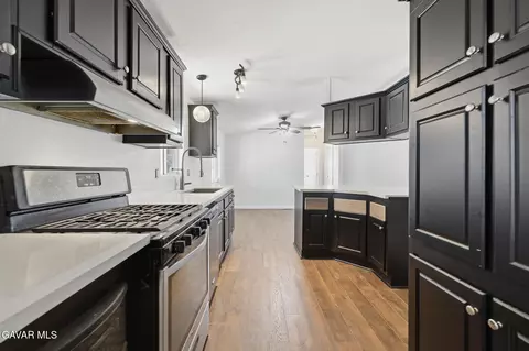 Kitchen - 45465 25th St #SPC 93, Lancaster, CA 93535 photo 2 of 4