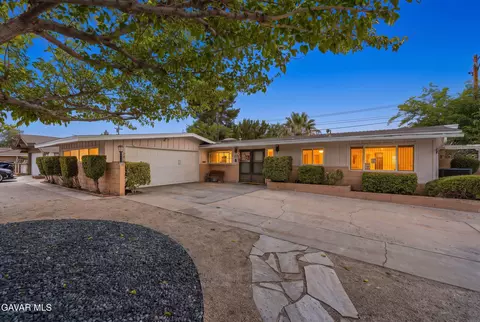 Exterior - 1152 E Avenue J1, Lancaster, CA 93535 photo 2 of 10