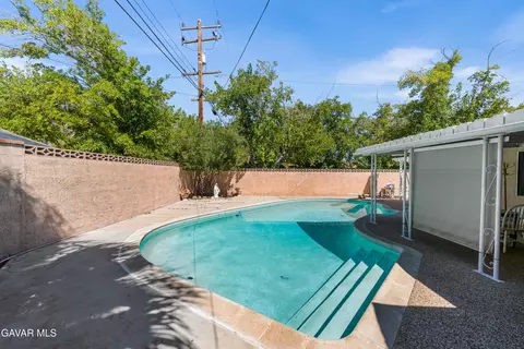 Exterior - 1152 E Avenue J1, Lancaster, CA 93535 photo 7 of 10