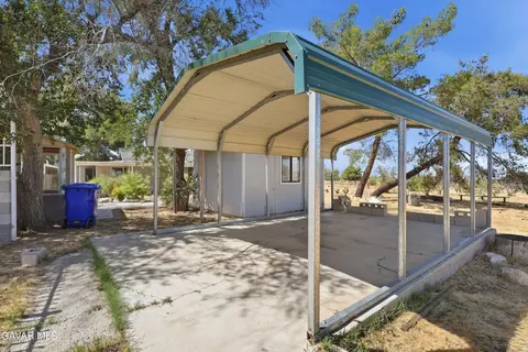 Exterior - 11221 Valle Vista Rd, Phelan, CA 92371 photo 3 of 6