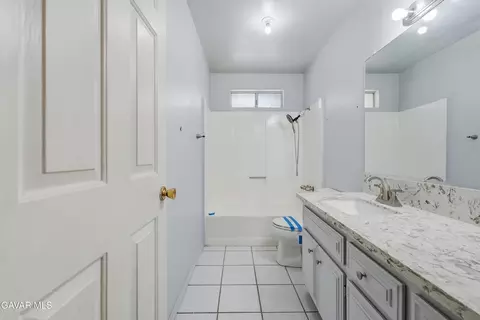 Bath - 11221 Valle Vista Rd, Phelan, CA 92371 photo 1 of 2