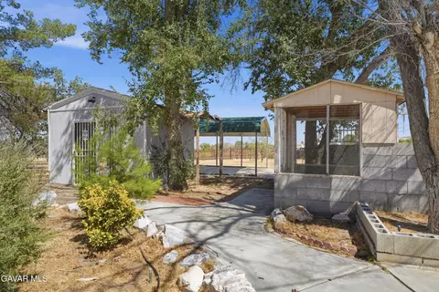 Exterior - 11221 Valle Vista Rd, Phelan, CA 92371 photo 4 of 6