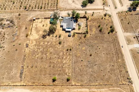 View/Area - 11221 Valle Vista Rd, Phelan, CA 92371 photo 4 of 6