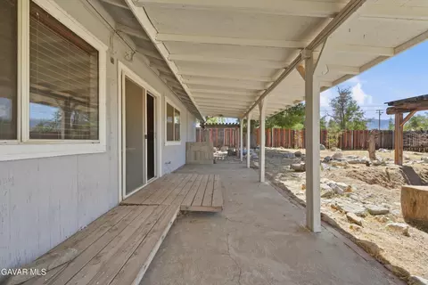 Exterior - 11221 Valle Vista Rd, Phelan, CA 92371 photo 5 of 6