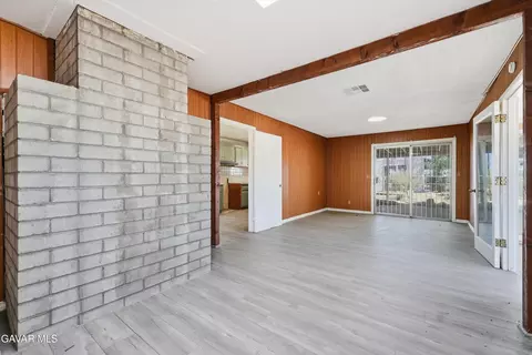 Living - 11221 Valle Vista Rd, Phelan, CA 92371 photo 3 of 3