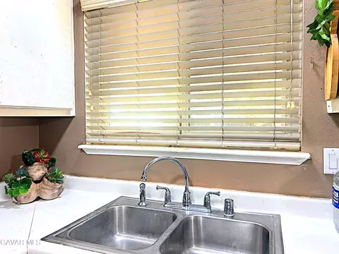 Kitchen - 38510 E 159th St, Palmdale, CA 93591 photo 4 of 4