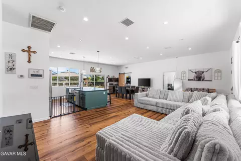 Other - 28301 Stallion Springs Dr, Tehachapi, CA 93561 photo 3 of 5