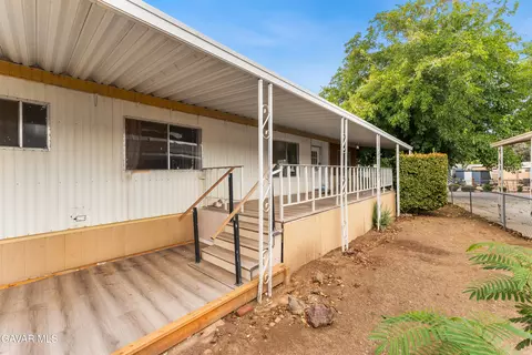 Exterior - 43850 E 20th St #SPC 157, Lancaster, CA 93535 photo 3 of 9