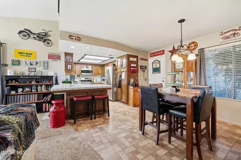 Dining - 22904 Clover Spring Pl, Tehachapi, CA 93561 photo 1 of 1