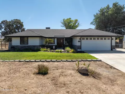 Exterior - 22904 Clover Spring Pl, Tehachapi, CA 93561 photo 12 of 16