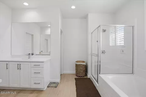Bath - 38017 Periwinkle Pl, Palmdale, CA 93550 photo 1 of 4