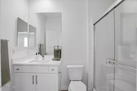 Bath - 38017 Periwinkle Pl, Palmdale, CA 93550 photo 3 of 4