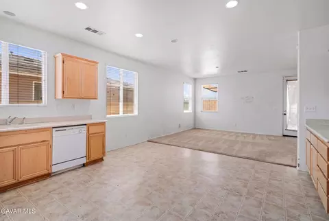 Other - 42955 Carpenter Dr, Lancaster, CA 93535 photo 3 of 8