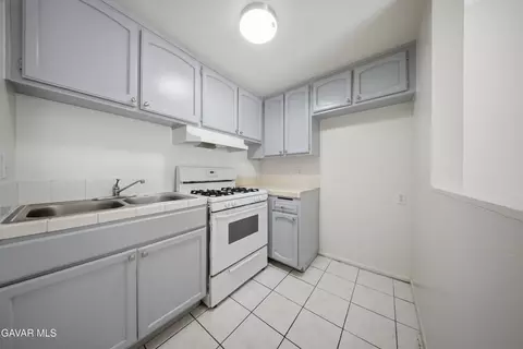 Kitchen - 38710 E 10th St #18, Palmdale, CA 93550 photo 1 of 1