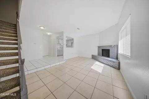 Living - 38710 E 10th St #18, Palmdale, CA 93550 photo 2 of 3