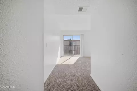 Entry Way - 38710 E 10th St #18, Palmdale, CA 93550 photo 2 of 2