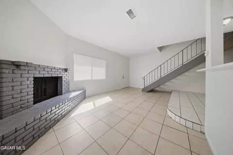 Living - 38710 E 10th St #18, Palmdale, CA 93550 photo 3 of 3