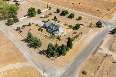 View/Area - 27450 Harness Dr, Tehachapi, CA 93561 photo 4 of 11
