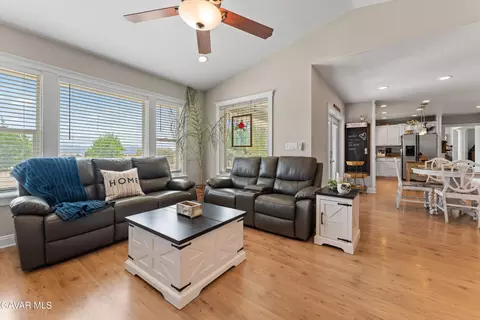 Living - 27450 Harness Dr, Tehachapi, CA 93561 photo 3 of 3