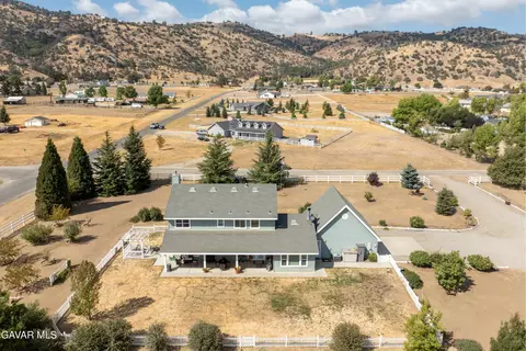 View/Area - 27450 Harness Dr, Tehachapi, CA 93561 photo 2 of 11