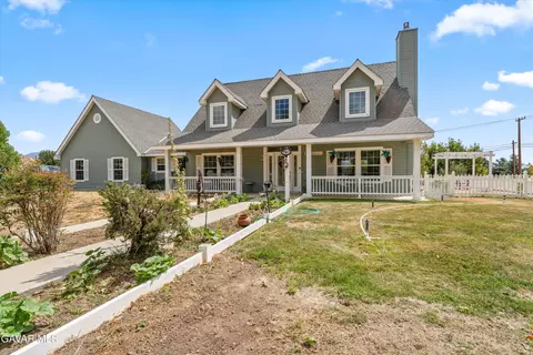 Exterior - 27450 Harness Dr, Tehachapi, CA 93561 photo 3 of 5