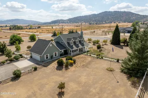 View/Area - 27450 Harness Dr, Tehachapi, CA 93561 photo 1 of 11